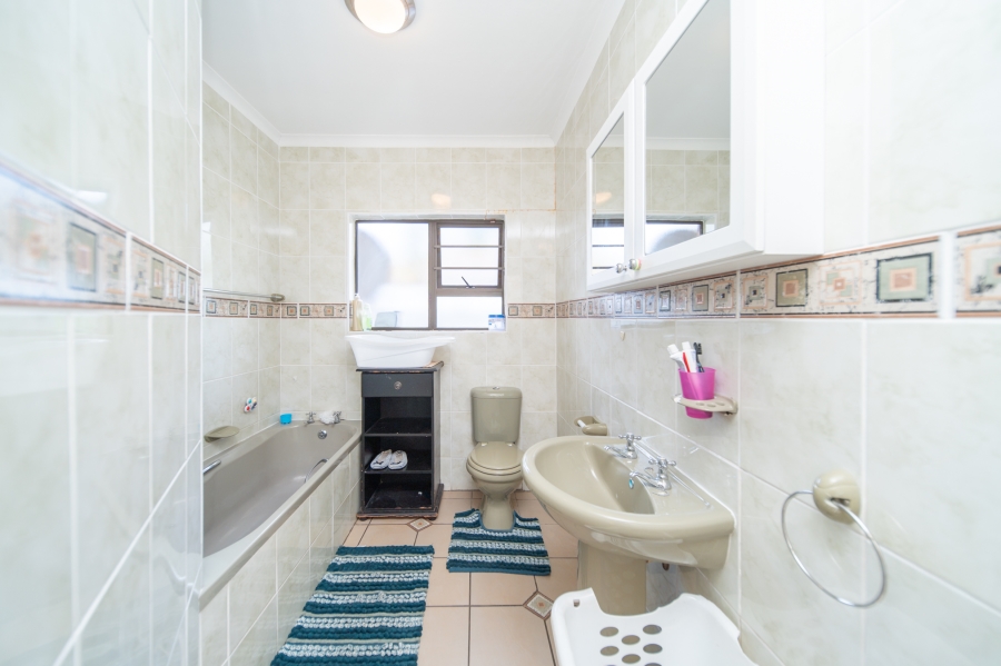 4 Bedroom Property for Sale in Dorchester Heights Eastern Cape